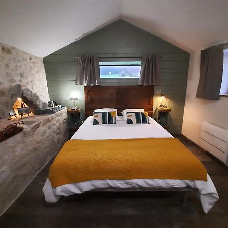 Le Val Du Pech Chantant Chambres D'Hotes Pern Екстериор снимка