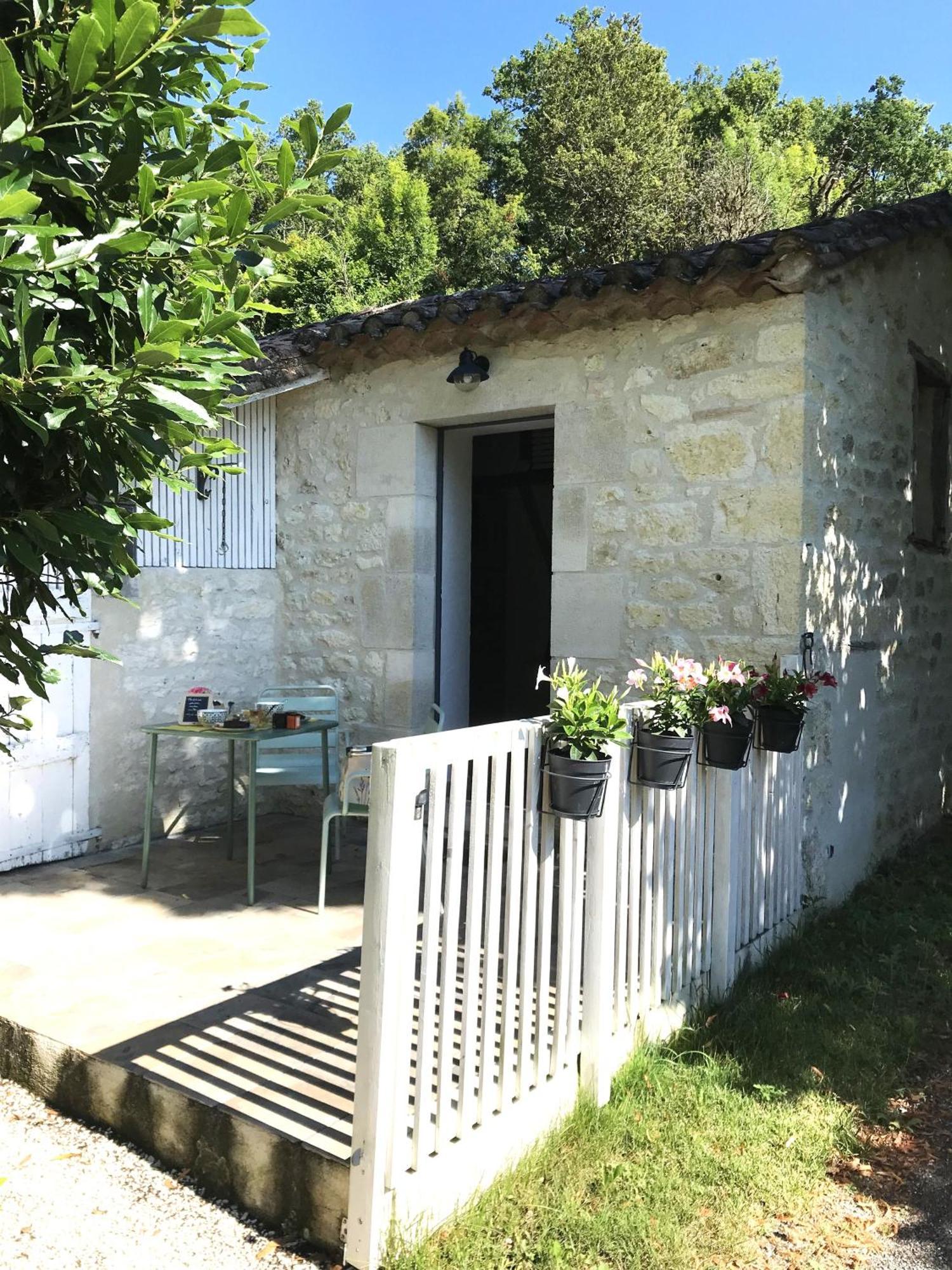 Le Val Du Pech Chantant Chambres D'Hotes Pern Екстериор снимка